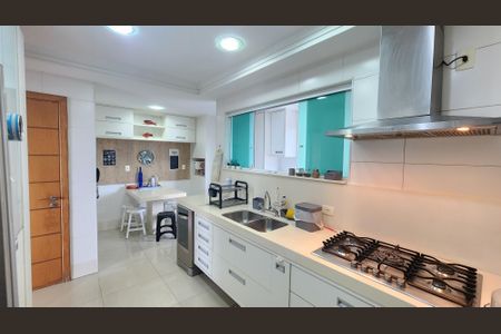 Apartamento para alugar com 167m², 3 quartos e 3 vagas Apartamento para alugar com 167m², 3 quartos e 3 vagasCozinha
