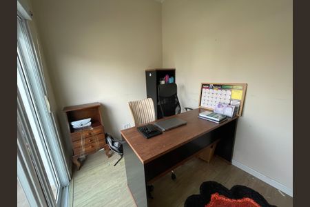 Casa de condomínio para alugar com 330m², 3 quartos e 4 vagasEscritório