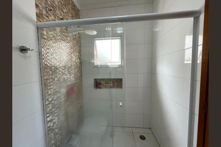 Casa de condomínio para alugar com 330m², 3 quartos e 4 vagasBanheiro da Suíte 1