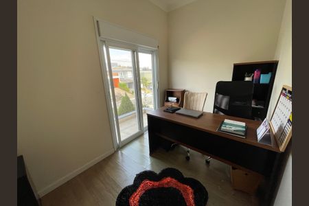 Casa de condomínio para alugar com 330m², 3 quartos e 4 vagasEscritório