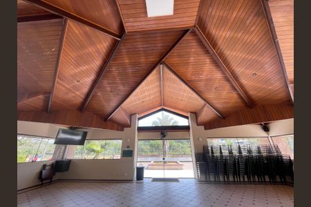 Casa de condomínio para alugar com 330m², 3 quartos e 4 vagasÁrea comum - Salão de festas