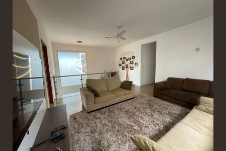 Casa de condomínio para alugar com 330m², 3 quartos e 4 vagasSala 2