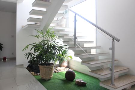 Casa de condomínio para alugar com 330m², 3 quartos e 4 vagasSala