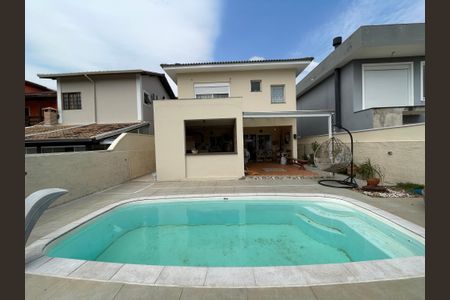 Casa de condomínio para alugar com 330m², 3 quartos e 4 vagasPiscina