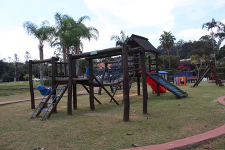 Casa de condomínio para alugar com 330m², 3 quartos e 4 vagasÁrea comum - Playground