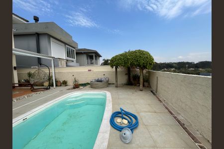 Casa de condomínio para alugar com 330m², 3 quartos e 4 vagasPiscina