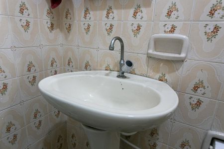 Casa à venda com 138m², 3 quartos e 2 vagasBanheiro