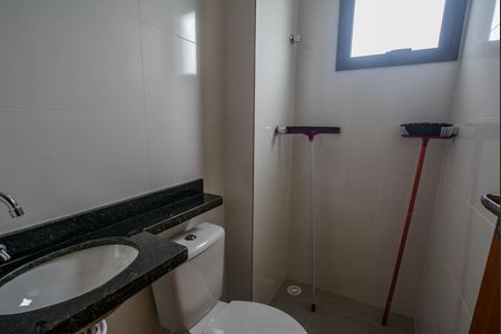 Apartamento à venda com 60m², 2 quartos e sem vagaBanheiro da Suíte 2