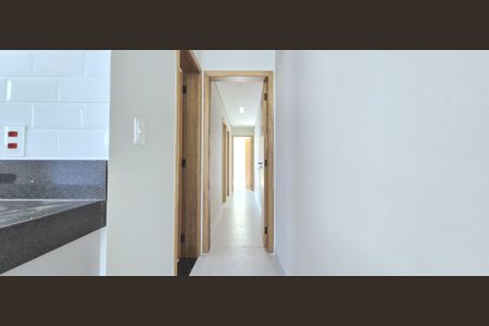 Casa à venda com 100m², 3 quartos e 2 vagas Casa à venda com 100m², 3 quartos e 2 vagasCorredor