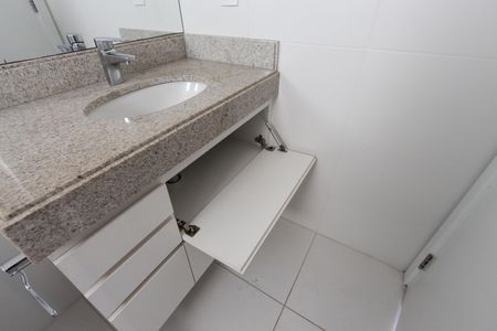 Banheiro da Suíte 2 de apartamento à venda com 3 quartos, 110m² em Vila Ipojuca, São Paulo