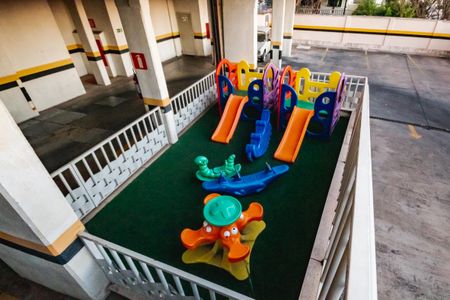 Apartamento à venda com 83m², 2 quartos e 2 vagasÁrea comum - Playground