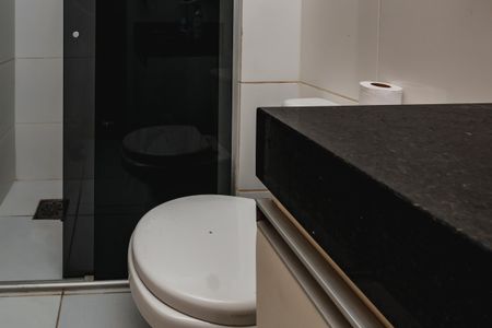 Apartamento à venda com 83m², 2 quartos e 2 vagasBanheiro da Suíte