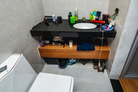 Apartamento à venda com 83m², 2 quartos e 2 vagasBanheiro da Suíte