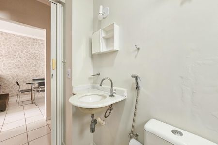 Apartamento para alugar com 70m², 2 quartos e 1 vaga Apartamento para alugar com 70m², 2 quartos e 1 vagaBanheiro