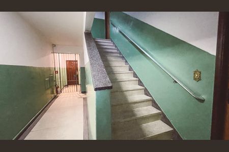 Apartamento à venda com 103m², 3 quartos e sem vagaEscada