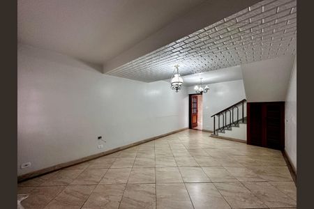 Casa à venda com 125m², 3 quartos e 2 vagasSala