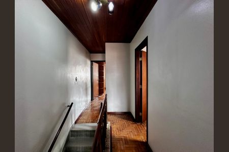 Casa à venda com 125m², 3 quartos e 2 vagasCorredor Quartos 