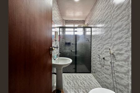 Casa à venda com 125m², 3 quartos e 2 vagasBanheiro 