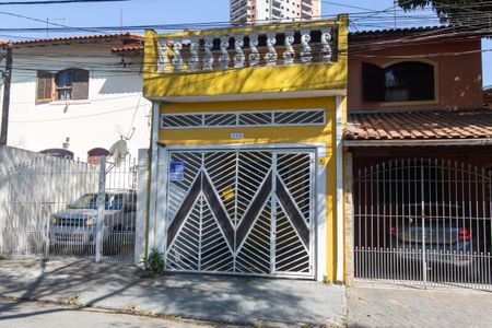 Casa à venda com 140m², 2 quartos e 1 vaga Casa à venda com 140m², 2 quartos e 1 vagaFachada