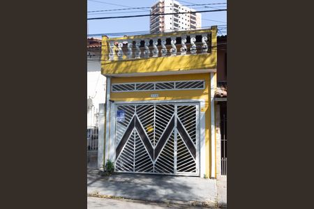 Casa à venda com 140m², 2 quartos e 1 vaga Casa à venda com 140m², 2 quartos e 1 vagaFachada