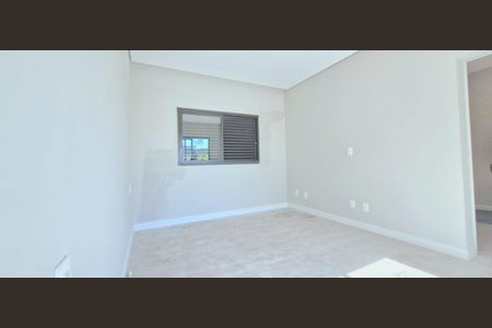 Casa de condomínio à venda com 525m², 3 quartos e 4 vagasSuíte 2