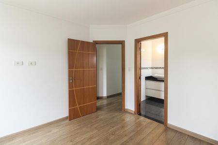 Casa à venda com 320m², 4 quartos e 7 vagasSuíte 3