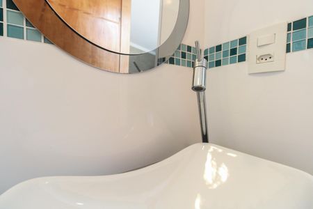 Casa à venda com 320m², 4 quartos e 7 vagasBanheiro de Serviço