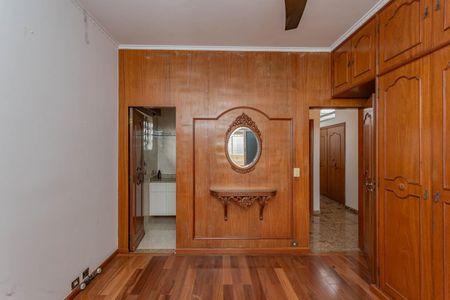 Casa à venda com 230m², 3 quartos e 10 vagasSuíte 1