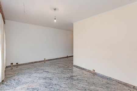 Casa à venda com 230m², 3 quartos e 10 vagasSala