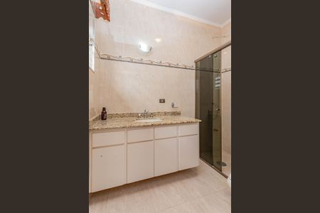 Casa à venda com 230m², 3 quartos e 10 vagasBanheiro da Suíte 1