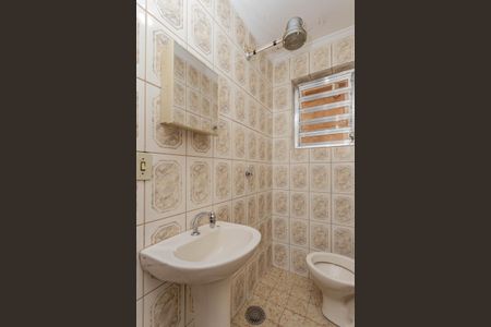 Casa à venda com 230m², 3 quartos e 10 vagasBanheiro da edícula