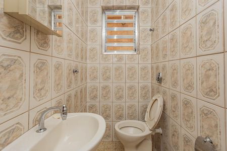 Casa à venda com 230m², 3 quartos e 10 vagasBanheiro da edícula