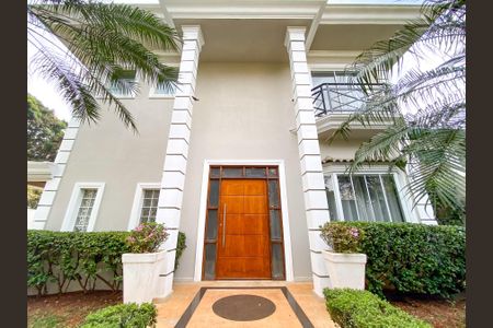 Casa à venda com 471m², 4 quartos e 3 vagasFachada