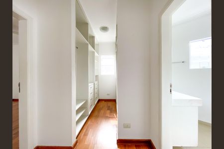 Casa à venda com 471m², 4 quartos e 3 vagasCloset da suíte