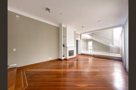 Casa à venda com 471m², 4 quartos e 3 vagasSala