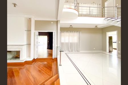 Casa à venda com 471m², 4 quartos e 3 vagasSala