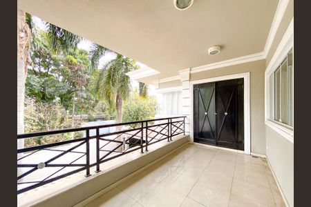 Casa à venda com 471m², 4 quartos e 3 vagasVaranda do corredor