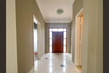 Casa à venda com 471m², 4 quartos e 3 vagasSala