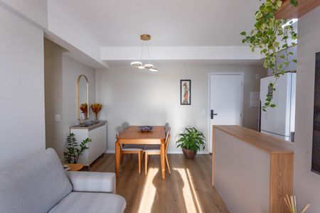Apartamento à venda com 54m², 2 quartos e 1 vaga Apartamento à venda com 54m², 2 quartos e 1 vagaSala
