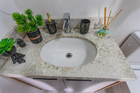 Apartamento à venda com 54m², 2 quartos e 1 vaga Apartamento à venda com 54m², 2 quartos e 1 vagaBanheiro social