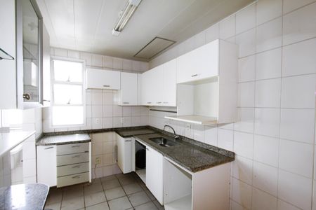 Apartamento à venda com 85m², 3 quartos e 2 vagasCozinha