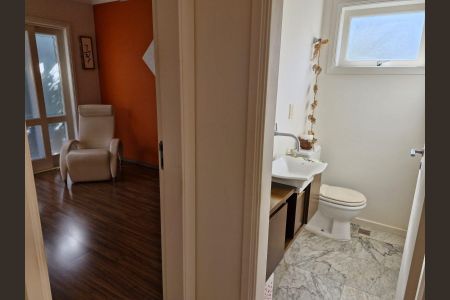 Casa de condomínio à venda com 290m², 4 quartos e 6 vagas Casa de condomínio à venda com 290m², 4 quartos e 6 vagasLavabo