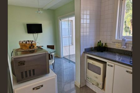 Casa de condomínio à venda com 290m², 4 quartos e 6 vagas Casa de condomínio à venda com 290m², 4 quartos e 6 vagasCozinha