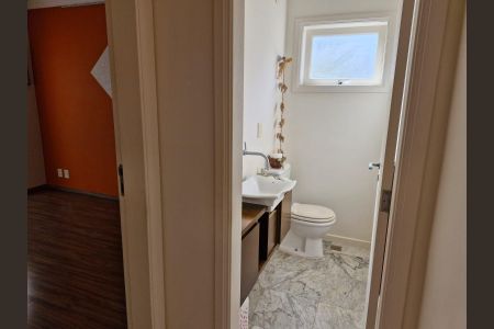 Casa de condomínio à venda com 290m², 4 quartos e 6 vagas Casa de condomínio à venda com 290m², 4 quartos e 6 vagasLavabo