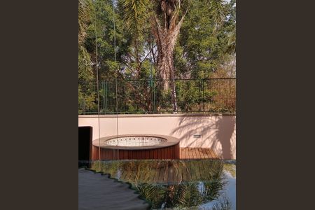 Casa de condomínio à venda com 290m², 4 quartos e 6 vagas Casa de condomínio à venda com 290m², 4 quartos e 6 vagasÁrea Externa