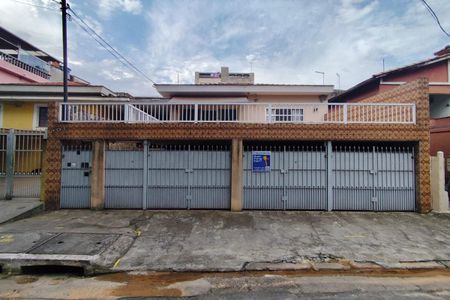 Casa à venda com 220m², 4 quartos e 3 vagasFachada