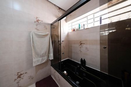 Casa à venda com 220m², 4 quartos e 3 vagasBanheiro da Suíte