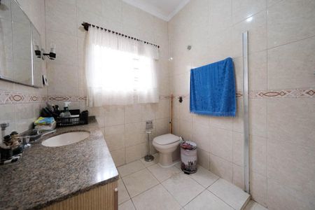 Casa à venda com 220m², 4 quartos e 3 vagasBanheiro