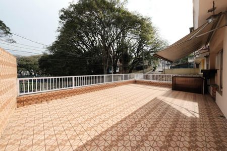 Casa à venda com 220m², 4 quartos e 3 vagasVaranda