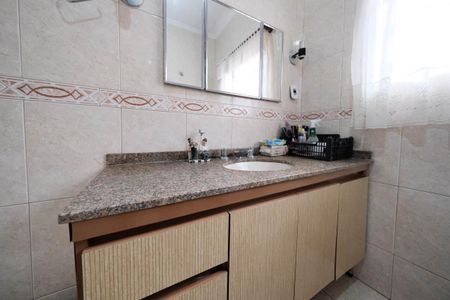 Casa à venda com 220m², 4 quartos e 3 vagasBanheiro